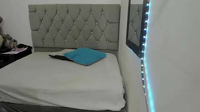 Snapshot of _1DERECK chatting on February 2026 09:43:01 AM 1DERECK online show from February 2026 09:43:01 AM