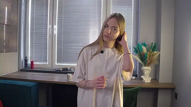 Snapshot of FranciscaGaring chatting on February 2026 10:08:02 AM FranciscaGaring online show from February 2026 10:08:02 AM