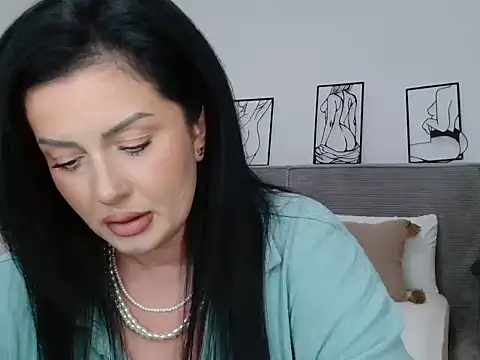 Jasmin0e online show from May 2026 02:33:02 PM