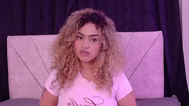 Maddy Beluci online show from May 2026 11:33:02 PM
