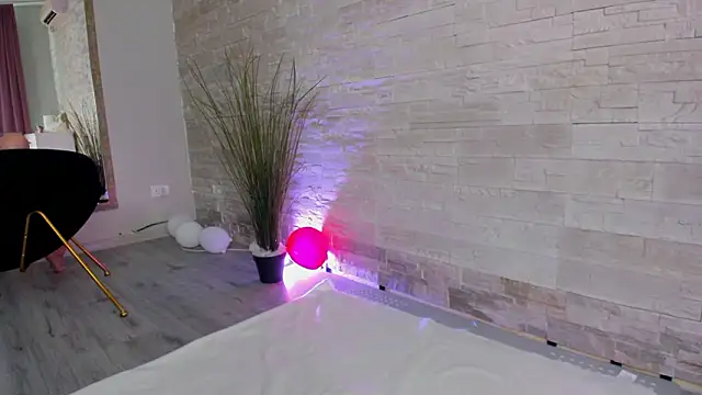 Ivorym00n online show from March 2026 06:20:01 AM