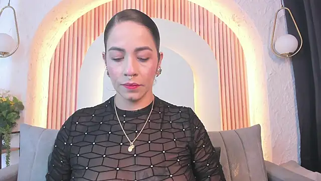 Snapshot of violet_scott_ chatting on June 2026 10:53:02 AM violet scott online show from June 2026 10:53:02 AM