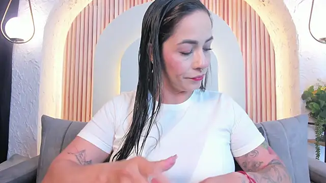 Snapshot of violet_scott_ chatting on June 2026 10:49:02 AM violet scott online show from June 2026 10:49:02 AM