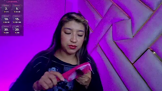 Dahiana Dmour  online show from February 2026 01:33:02 PM