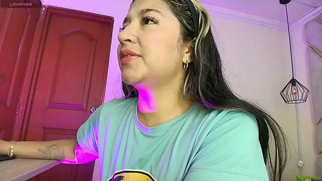 Snapshot of Dahiana_Dmour_ chatting on April 2026 12:56:01 PM Dahiana Dmour online show from April 2026 12:56:01 PM