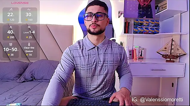 Snapshot of valenssio_moretti chatting on June 2026 02:01:01 AM valenssio moretti online show from June 2026 02:01:01 AM