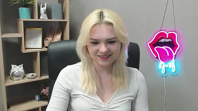 SweetLilyxo online show from February 2026 07:42:02 AM