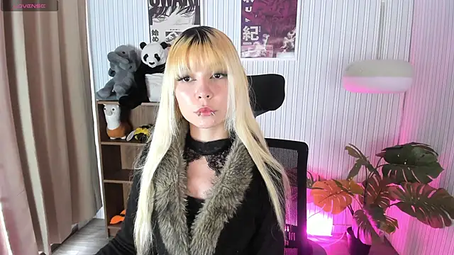 Laukyubey1 online show from March 2026 07:52:01 PM