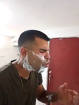 Snapshot of thom_1 chatting on March 2026 06:15:02 PM thom 1 online show from March 2026 06:15:02 PM