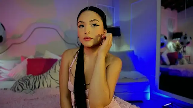Snapshot of niicole_garner chatting on July 2026 04:42:02 PM niicole garner online show from July 2026 04:42:02 PM