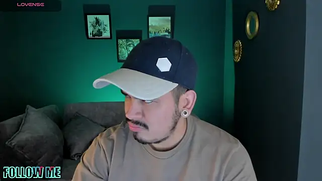 Snapshot of Chriss_Hunt chatting on February 2026 08:55:02 AM Chriss Hunt online show from February 2026 08:55:02 AM