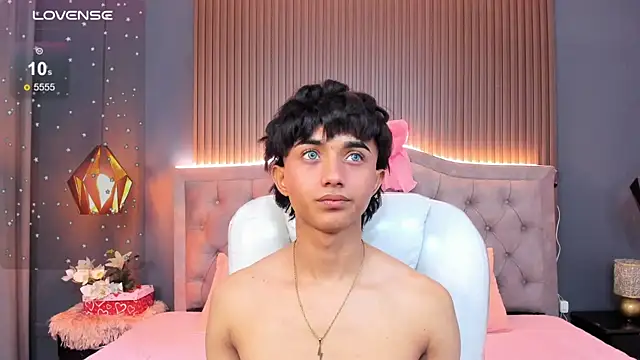 Snapshot of Noa_03 chatting on February 2026 02:13:02 PM Noa 03 online show from February 2026 02:13:02 PM