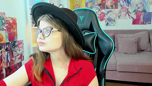 ChloeHalses online show from March 2026 04:21:01 PM