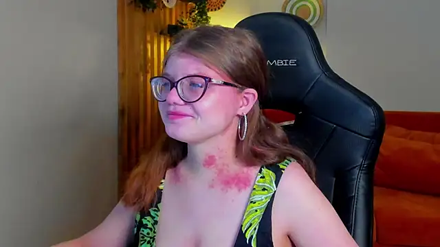 ChloeHalses online show from April 2026 05:02:02 AM