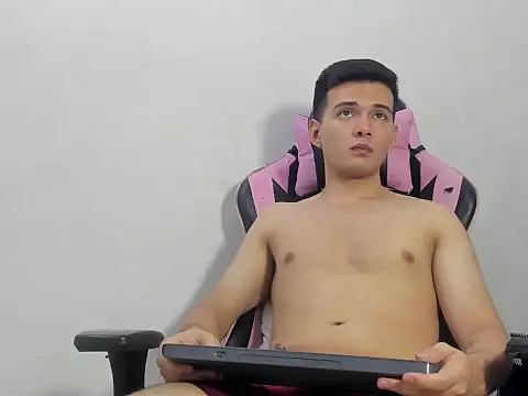 GoldenBoyM online show from March 2026 03:45:02 AM