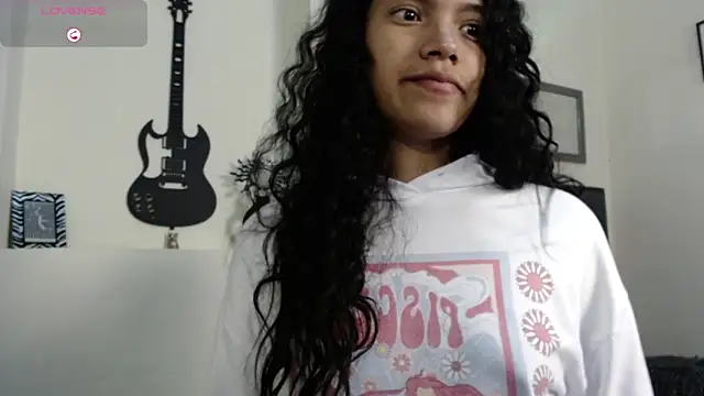 Snapshot of Julieta_Parker chatting on May 2026 03:01:02 AM Julieta Parker online show from May 2026 03:01:02 AM
