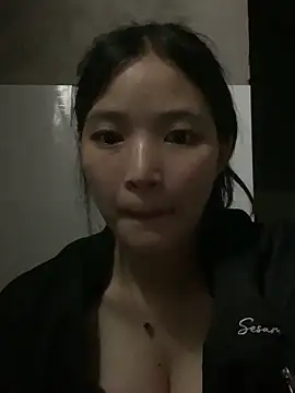 Snapshot of Suzu_xx01 chatting on May 2026 05:31:01 PM Suzu xx01 online show from May 2026 05:31:01 PM