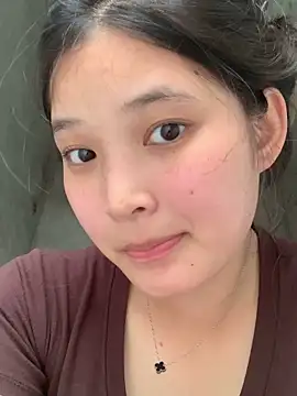 Snapshot of Suzu_xx01 chatting on May 2026 07:35:02 AM Suzu xx01 online show from May 2026 07:35:02 AM