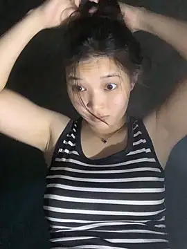 Snapshot of Suzu_xx01 chatting on June 2026 03:40:02 PM Suzu xx01 online show from June 2026 03:40:02 PM