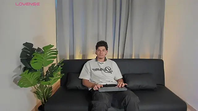 Snapshot of Axel_Creed chatting on February 2026 08:54:01 PM Axel Creed online show from February 2026 08:54:01 PM