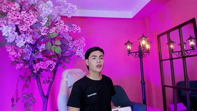 FemNoa online show from February 2026 12:08:01 PM