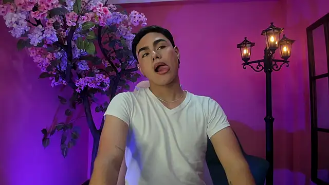 FemNoa online show from February 2026 05:06:02 PM