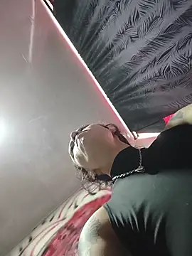 Snapshot of CharlotteKravizz chatting on February 2026 03:23:01 PM CharlotteKravizz online show from February 2026 03:23:01 PM