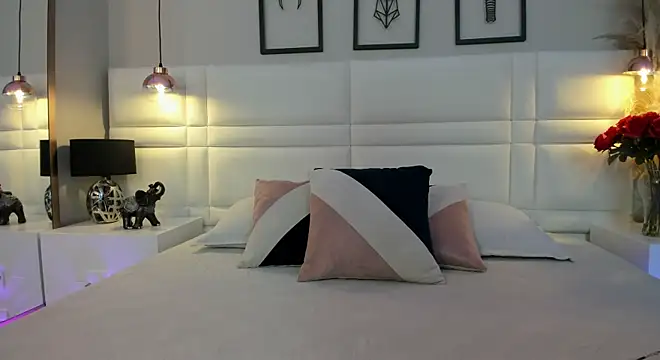 Snapshot of RaquelHyde_ chatting on June 2026 08:13:02 PM RaquelHyde online show from June 2026 08:13:02 PM
