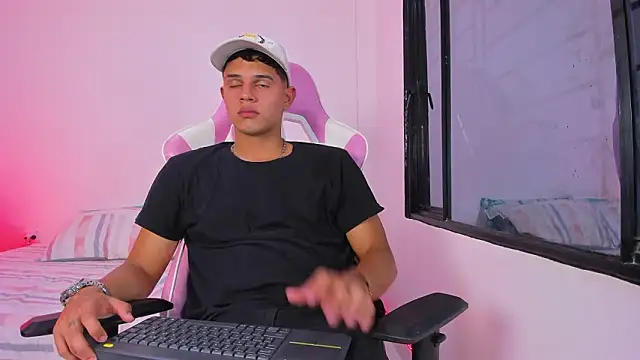 Snapshot of Adrian_Prime_ chatting on February 2026 06:56:02 PM Adrian Prime online show from February 2026 06:56:02 PM