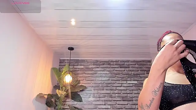 isabella star  online show from April 2026 12:41:02 PM