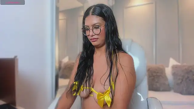 Snapshot of MiaSmit_ chatting on February 2026 03:25:01 AM MiaSmit online show from February 2026 03:25:01 AM