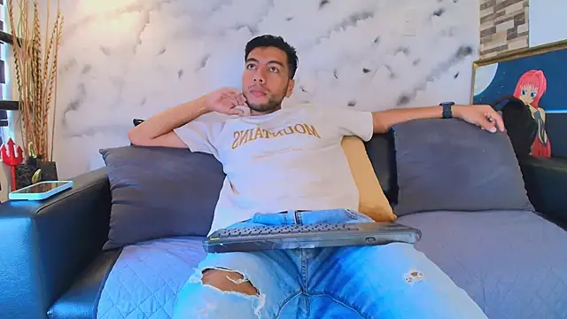 Max Hornye online show from March 2026 06:53:01 PM