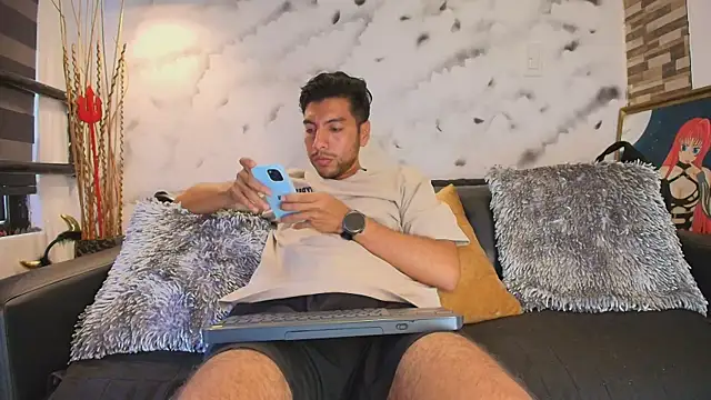 Max Hornye online show from April 2026 06:34:01 PM