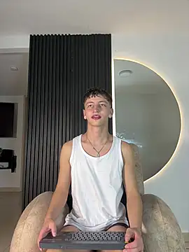 Snapshot of ARON_LUXX chatting on February 2026 03:02:02 AM ARON LUXX online show from February 2026 03:02:02 AM