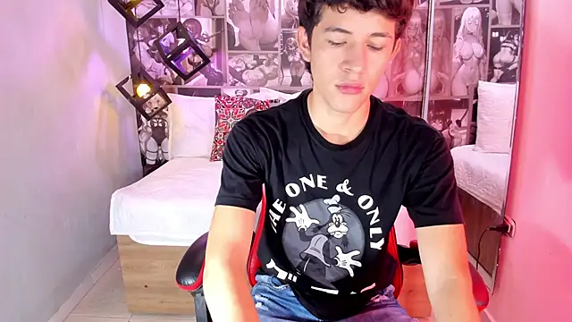 Snapshot of Christian_Foxx chatting on February 2026 01:32:02 PM Christian Foxx online show from February 2026 01:32:02 PM