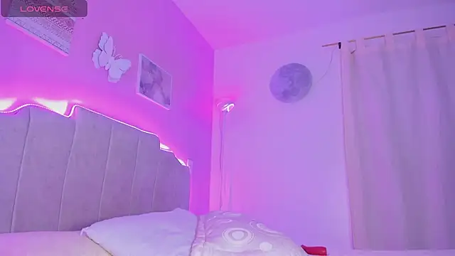 SofiaSiren online show from April 2026 02:03:02 AM