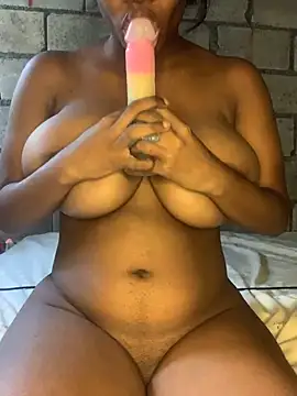 Snapshot of shybunnyvibe chatting on February 2026 05:05:02 PM shybunnyvibe online show from February 2026 05:05:02 PM