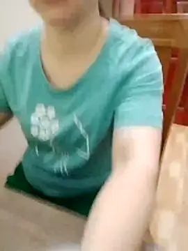 LiilyZi online show from April 2026 01:11:02 AM