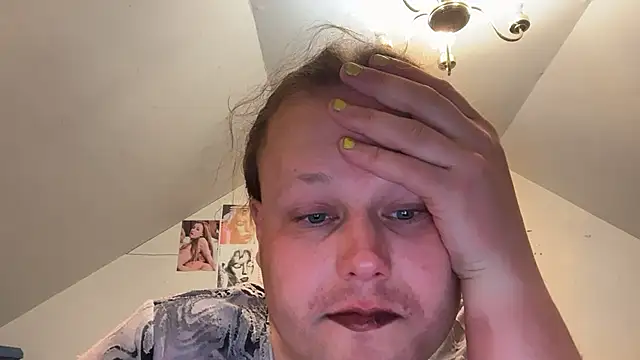 Snapshot of RaeganV chatting on March 2026 01:51:01 AM RaeganV online show from March 2026 01:51:01 AM