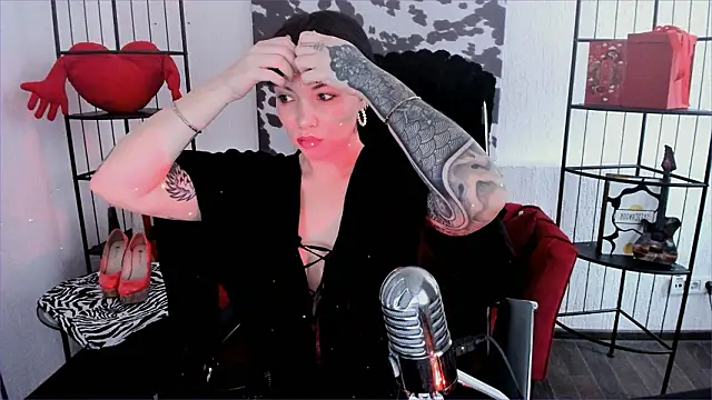 Snapshot of NeoGeisha chatting on February 2026 07:43:02 AM NeoGeisha online show from February 2026 07:43:02 AM