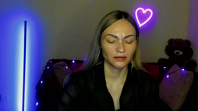 BlondMikey22 online show from May 2026 04:04:02 PM