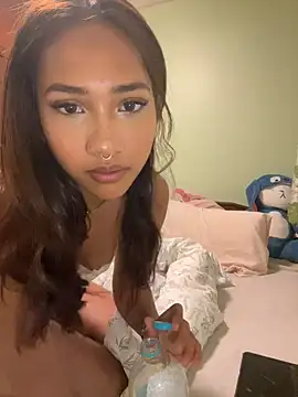 Snapshot of lyla_luv chatting on March 2026 10:16:01 PM lyla luv online show from March 2026 10:16:01 PM