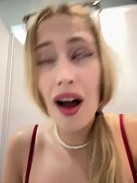 Snapshot of blonde_exe chatting on August 2026 02:08:01 PM blonde exe online show from August 2026 02:08:01 PM