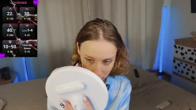 Mao-miu online show from April 2026 01:45:02 PM