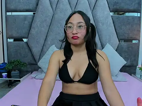 Mila Nova  online show from March 2026 12:01:02 PM