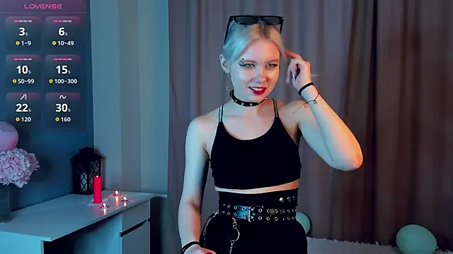 GoldenLenarz online show from April 2026 11:08:01 AM