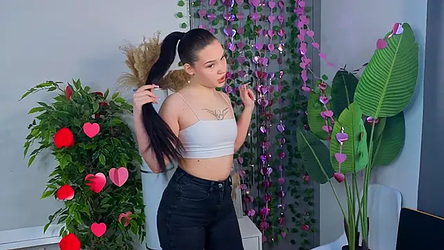 Snapshot of RoxannRunk chatting on February 2026 06:42:01 AM RoxannRunk online show from February 2026 06:42:01 AM