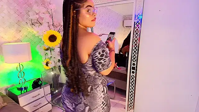 Snapshot of YazminJenner chatting on July 2026 05:45:02 AM YazminJenner online show from July 2026 05:45:02 AM