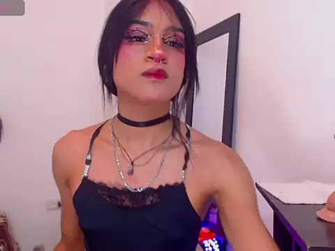 moonlyvelvet online show from March 2026 11:33:01 PM