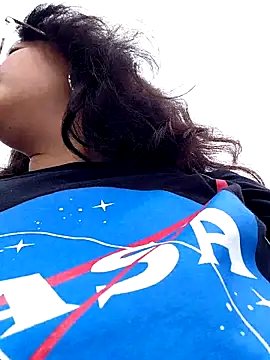 Snapshot of Mari-98 chatting on February 2026 07:32:02 PM Mari-98 online show from February 2026 07:32:02 PM